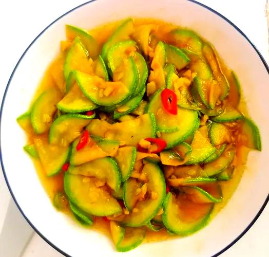 西葫芦炒怎么做才好吃？家常做法有哪些？-图2