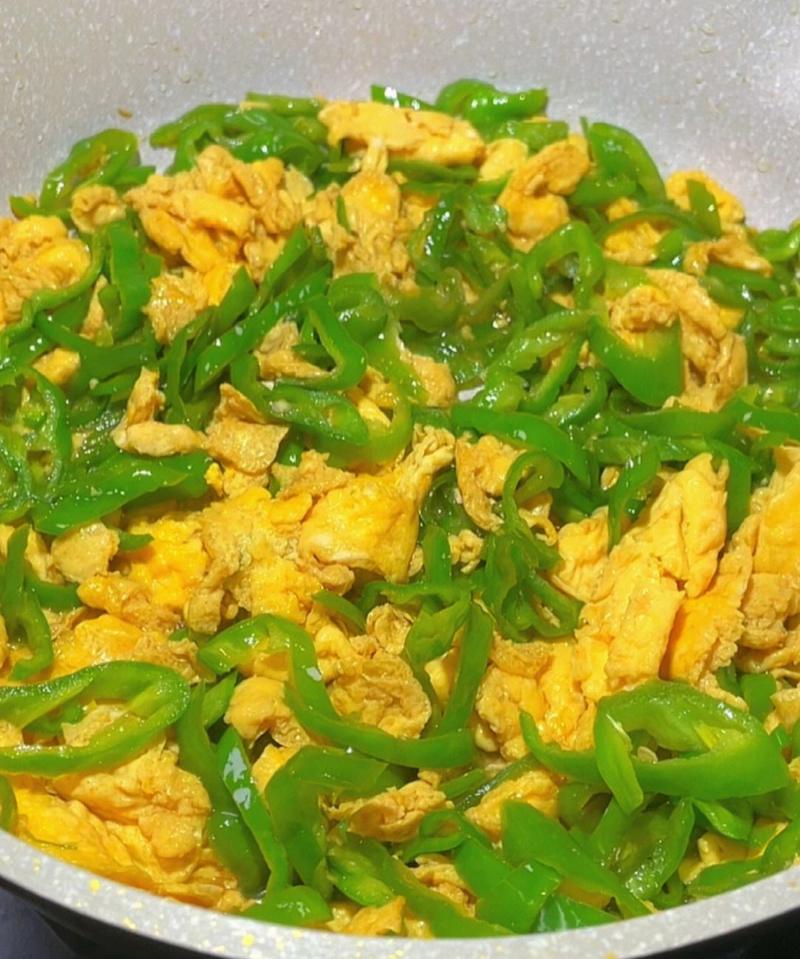 辣椒丝怎么炒才香脆不辣?-图2 辣椒丝怎么炒才香脆不辣?-图2