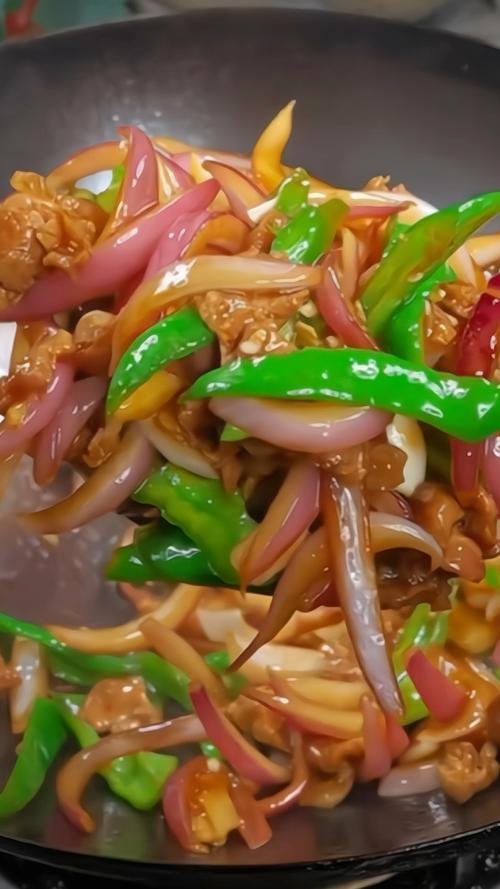 洋葱辣椒怎么炒才下饭？家常做法有哪些？-图2
