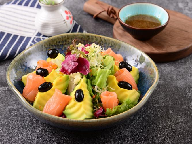 牛油果海鲜沙拉怎么做？-图3