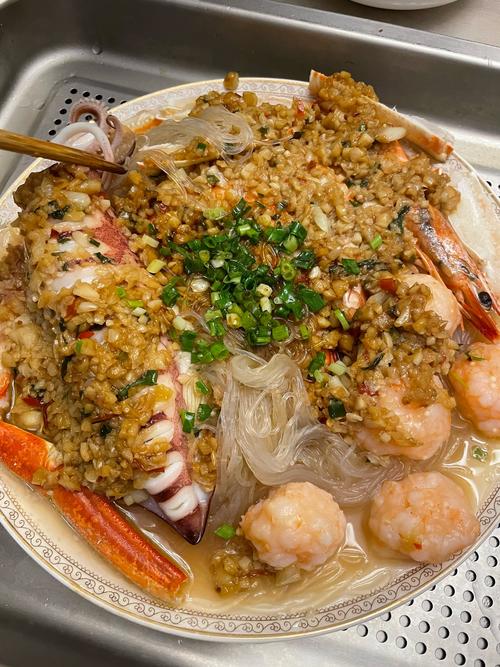 海鲜蒜蓉烤粉丝怎么做？-图2