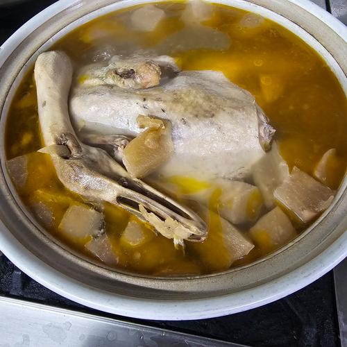 家常老鸭汤怎么做才够味？-图2