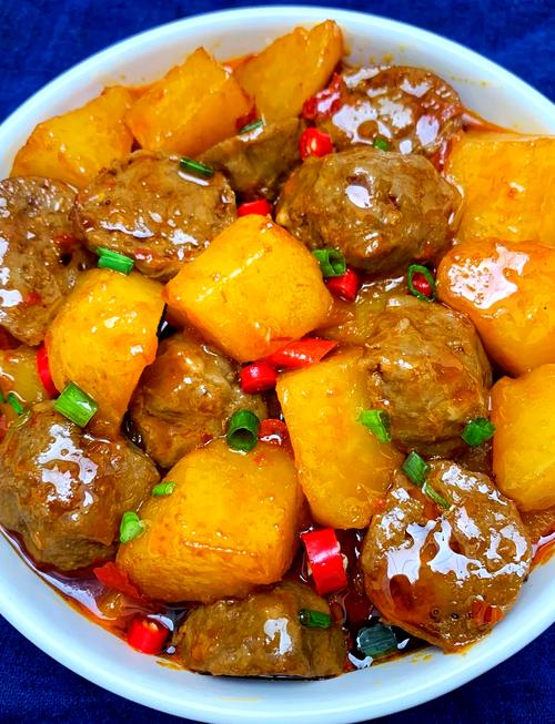 家常土豆炖牛肉怎么做才软烂入味?-图1 家常土豆炖牛肉怎么做才软烂入味?-图1