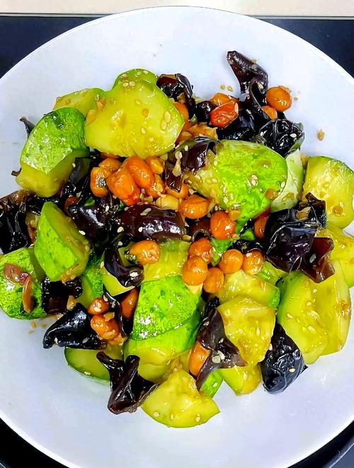 黄瓜木耳的做法大全家常-图1