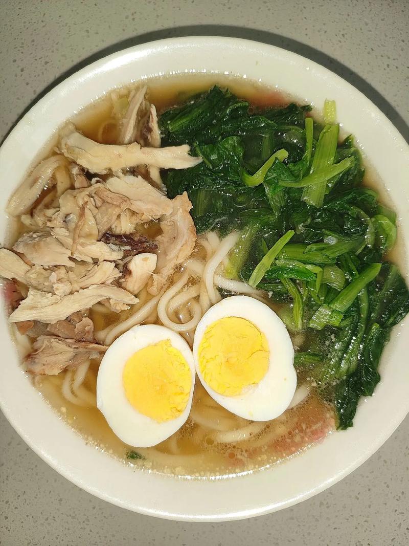 十个月宝宝能吃鸡汤面条吗？怎么煮更营养？-图2