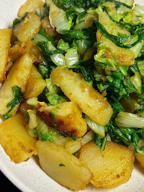 土豆白菜家常做法有哪些？-图1