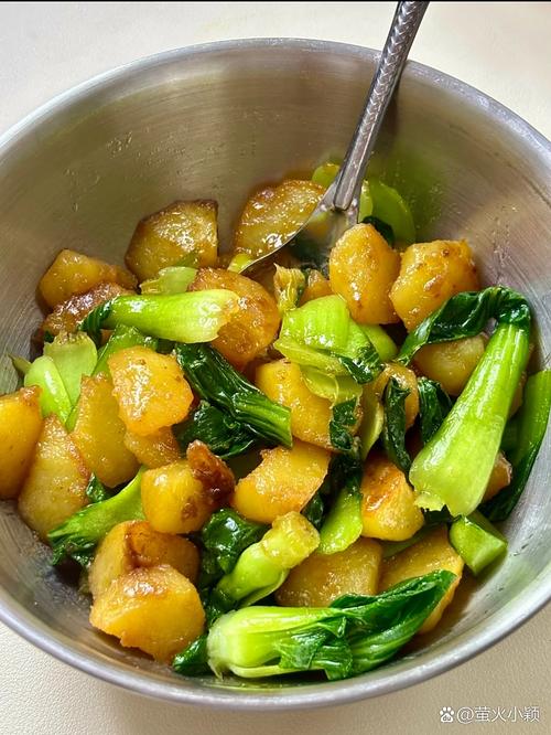 土豆白菜家常做法有哪些？-图2