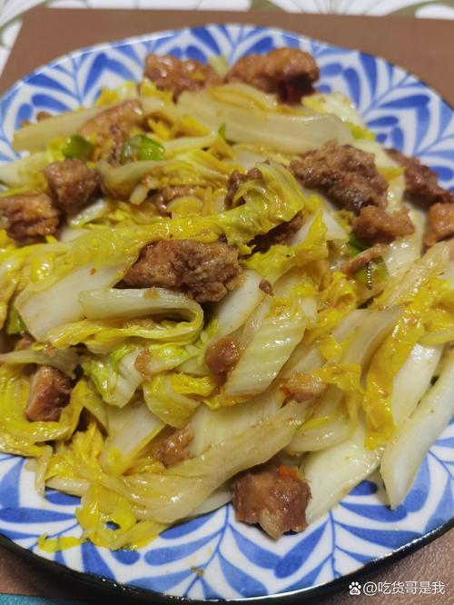 炒白菜肉怎么炒才好吃？家常做法有哪些？-图2