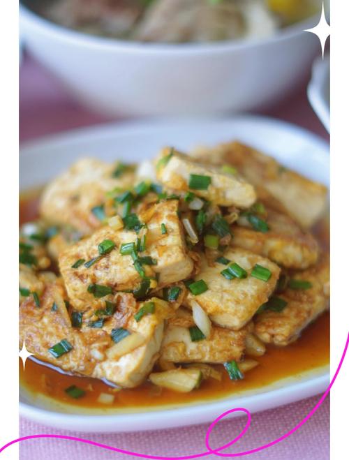 香煎豆腐怎么做才外酥里嫩不粘锅？-图2