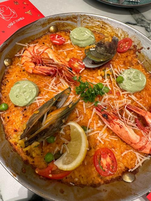 杨成硬货西班牙海鲜饭有何独特之处？-图1