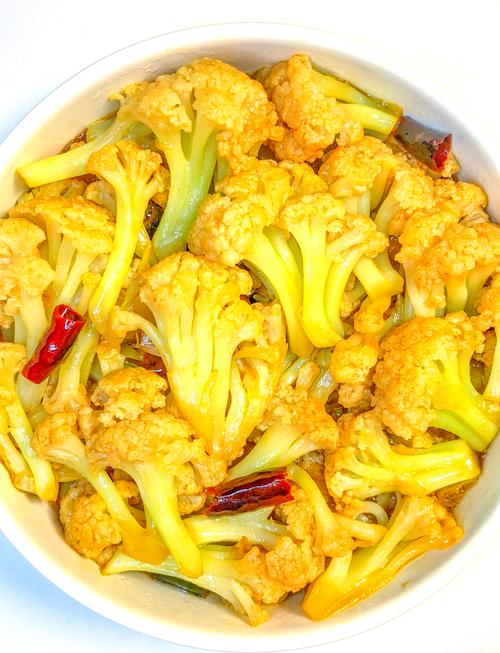 素炒菜花怎么做才好吃？-图1