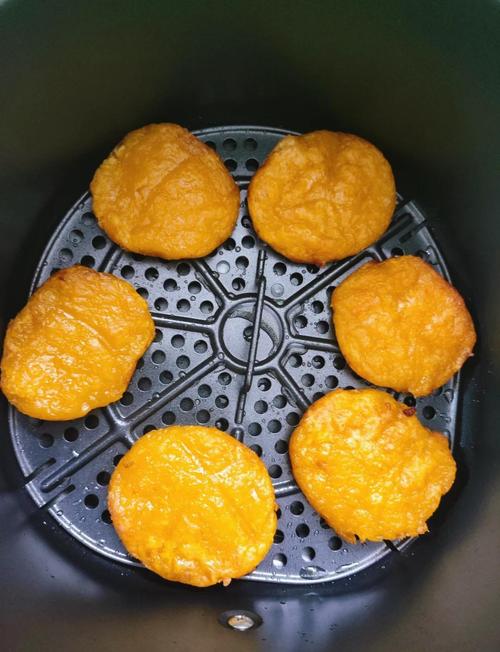 南瓜饼怎么做才外酥里嫩？教你家常做法，简单又好吃！-图1