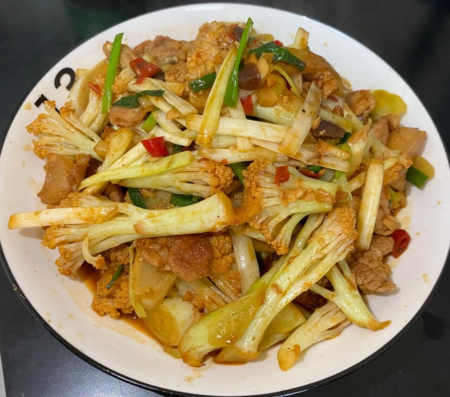 干锅花菜怎么做？家常做法有哪些？-图2