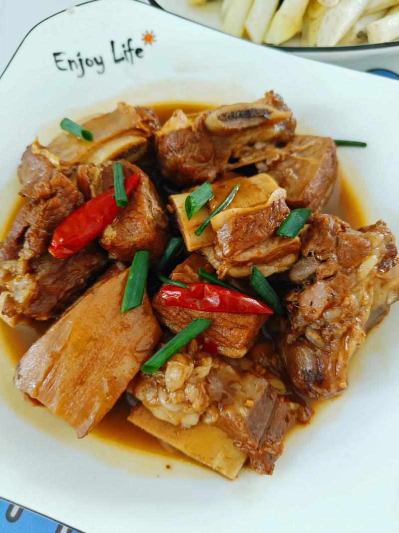 牛排骨怎么做才好吃？家常做法有哪些？-图1