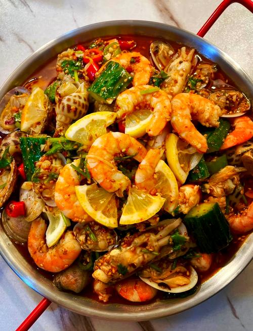 麻辣海鲜大拼盘怎么做才够味？-图2