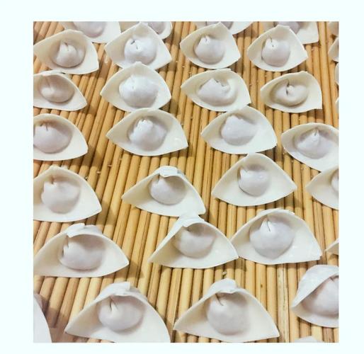 十一个月宝宝怎么吃小馄饨合适？-图1