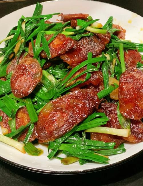 香肠家常炒菜怎么做？-图1