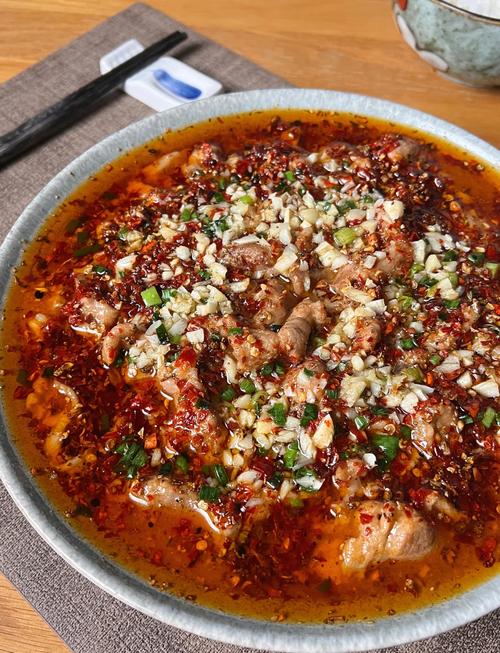 水煮肉片怎么做？家常做法有哪些？-图1