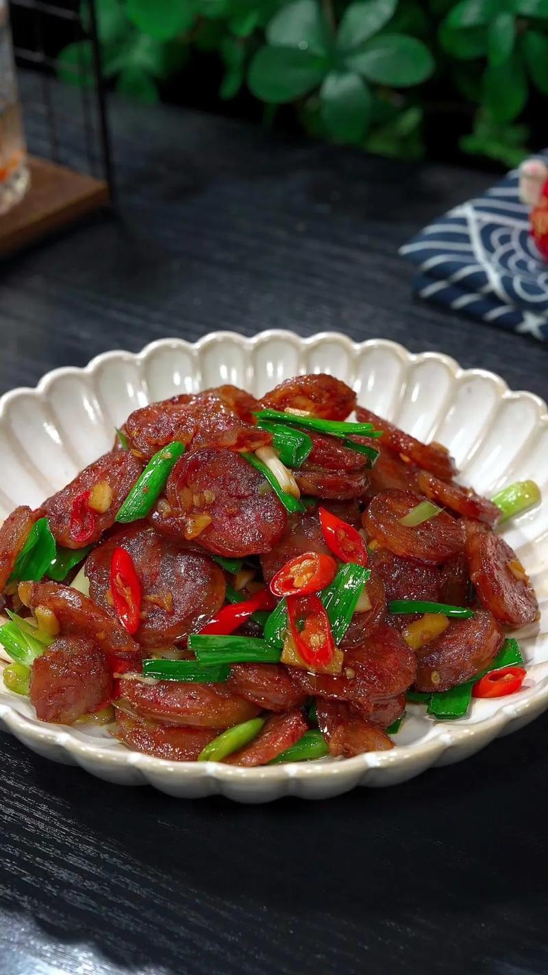 火腿肠炒什么家常菜最下饭？-图2