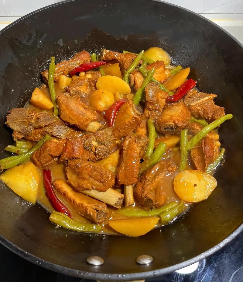 土豆豆角炖肉怎么做才入味?-图1 土豆豆角炖肉怎么做才入味?-图1