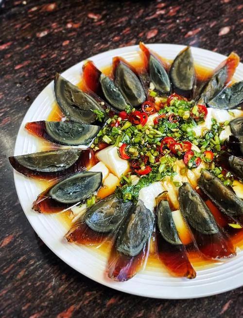 皮蛋豆腐怎么做才好吃？-图1