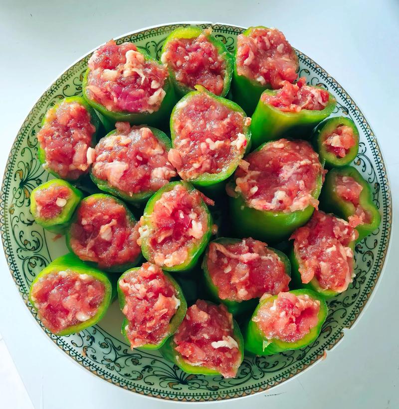 肉馅虎皮尖椒怎么做才入味？-图1