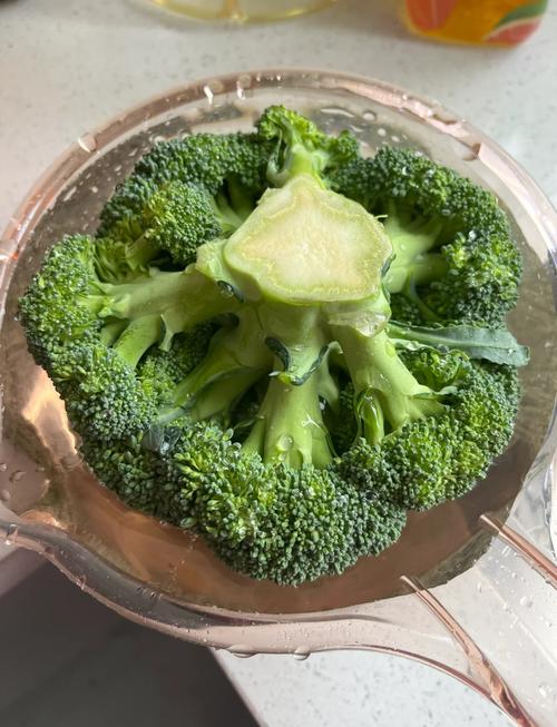 4个月宝宝能吃西兰花辅食吗？-图2