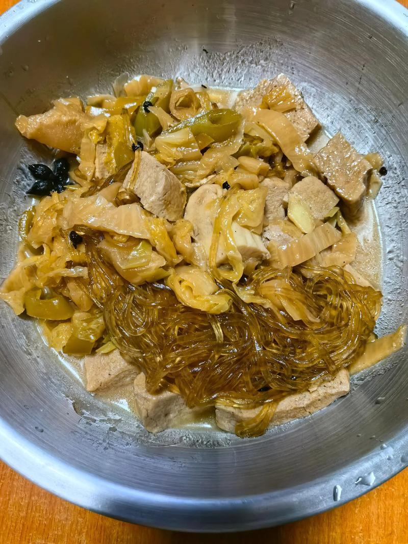 家常酸菜粉条怎么做才够味？-图2