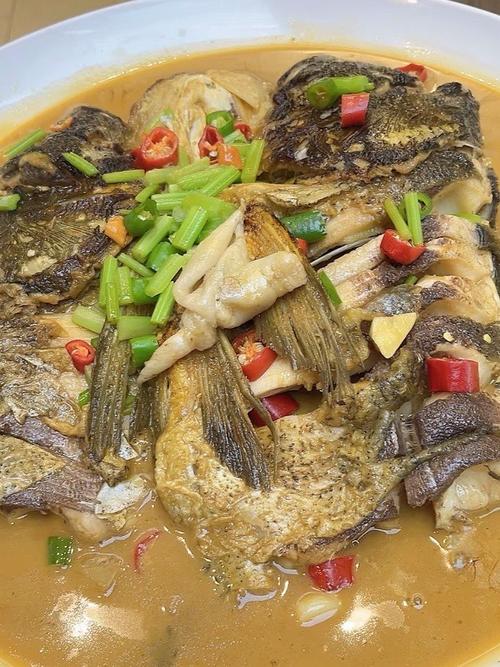 东北炖鱼家常做法有哪些？-图2