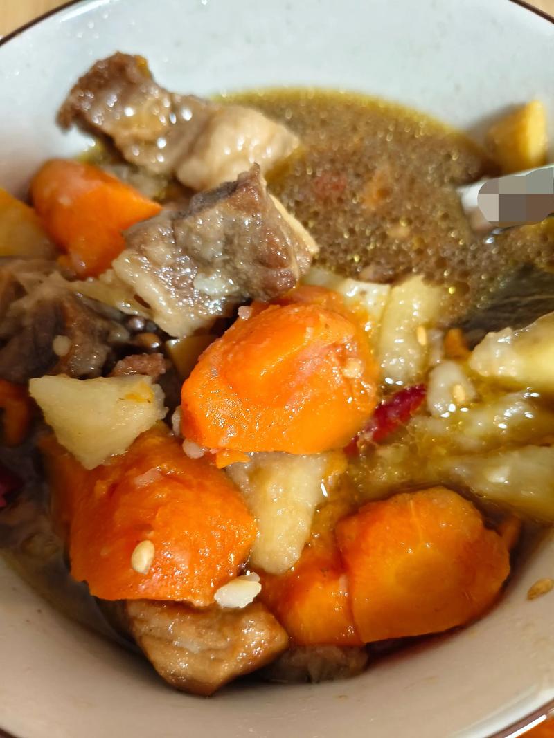 胡萝卜炖牛肉怎么做才好吃？-图2