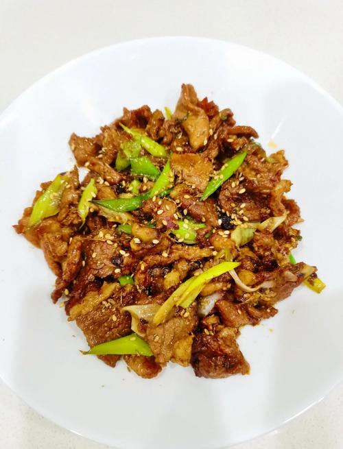 孜然羊肉家常做法视频，怎么炒才香？-图1