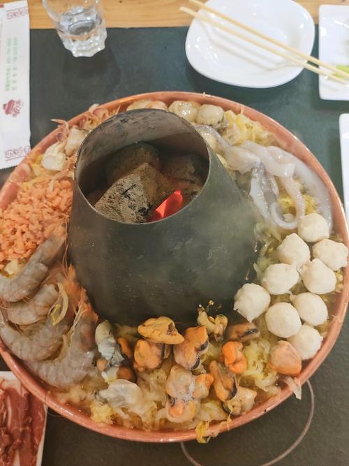 海鲜酸菜铜火锅，酸菜和海鲜怎么搭配？-图2