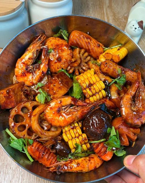 麻辣香锅海鲜视频做法，在家能做出同款吗？-图1