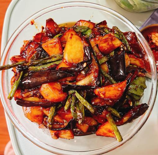 茄子豆角土豆怎么做才家常？-图2