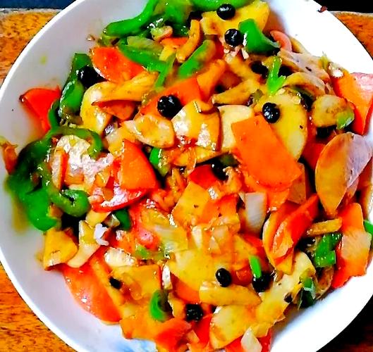 鸡腿海鲜菇怎么做？-图2