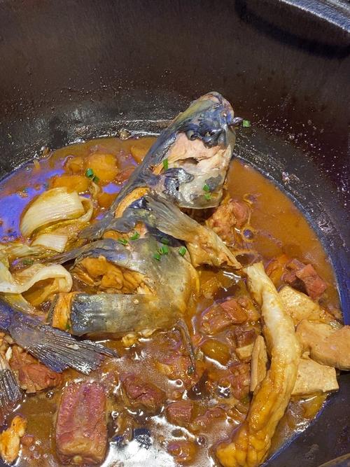 家常煲鱼全家爱?炖鱼秘诀是什么?-图1 家常煲鱼全家爱?炖鱼秘诀是什么?-图1