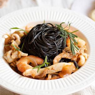 黑至尊墨鱼汁海鲜意面，鲜味秘诀在哪？-图3