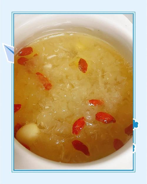 宝宝能喝莲子百合银耳汤吗？-图2