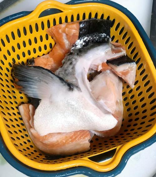 宝宝能喝三文鱼头汤吗？-图3