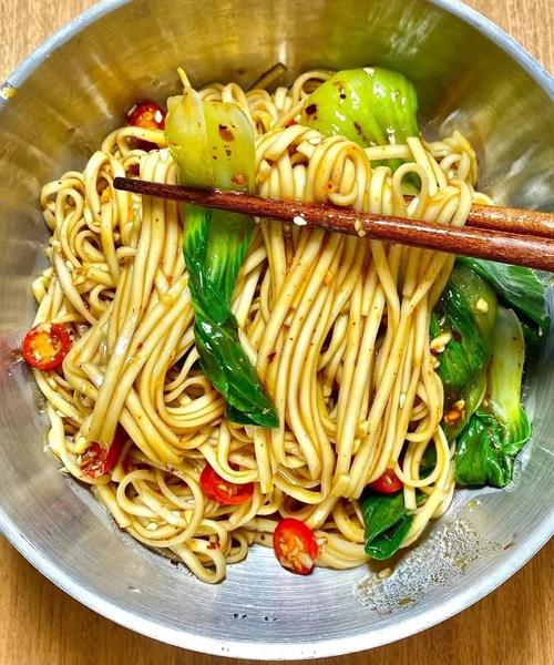 家常拌面图片全家，有哪些家常做法？-图1