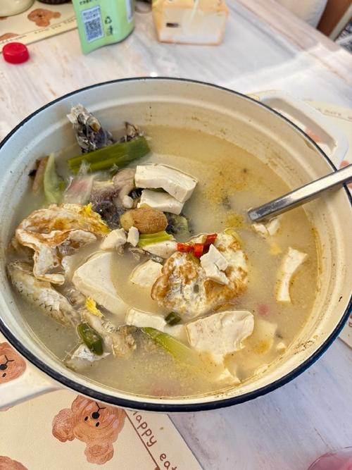 鲫鱼海鲜菇豆腐鸡蛋汤，鲜味怎么来的？-图1