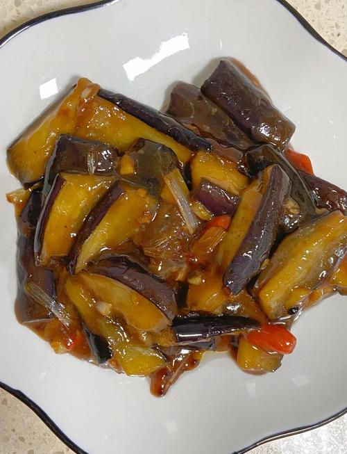 家常压茄子怎么做才入味不软烂？-图1
