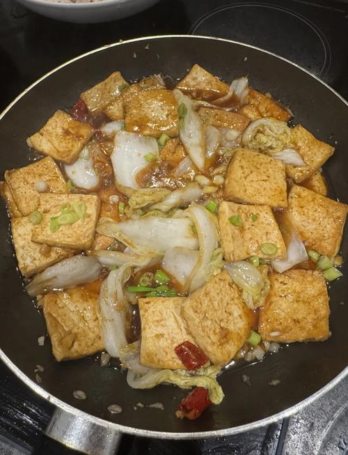 家常炒豆腐怎么做才嫩滑入味？-图1