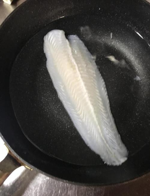 宝宝龙利鱼鱼肠怎么做？-图2