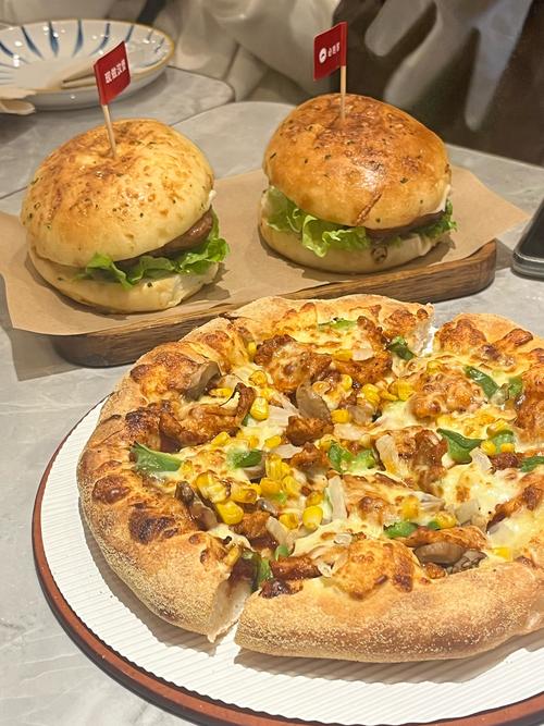 海鲜双拼汉堡有哪些创意造型？-图2