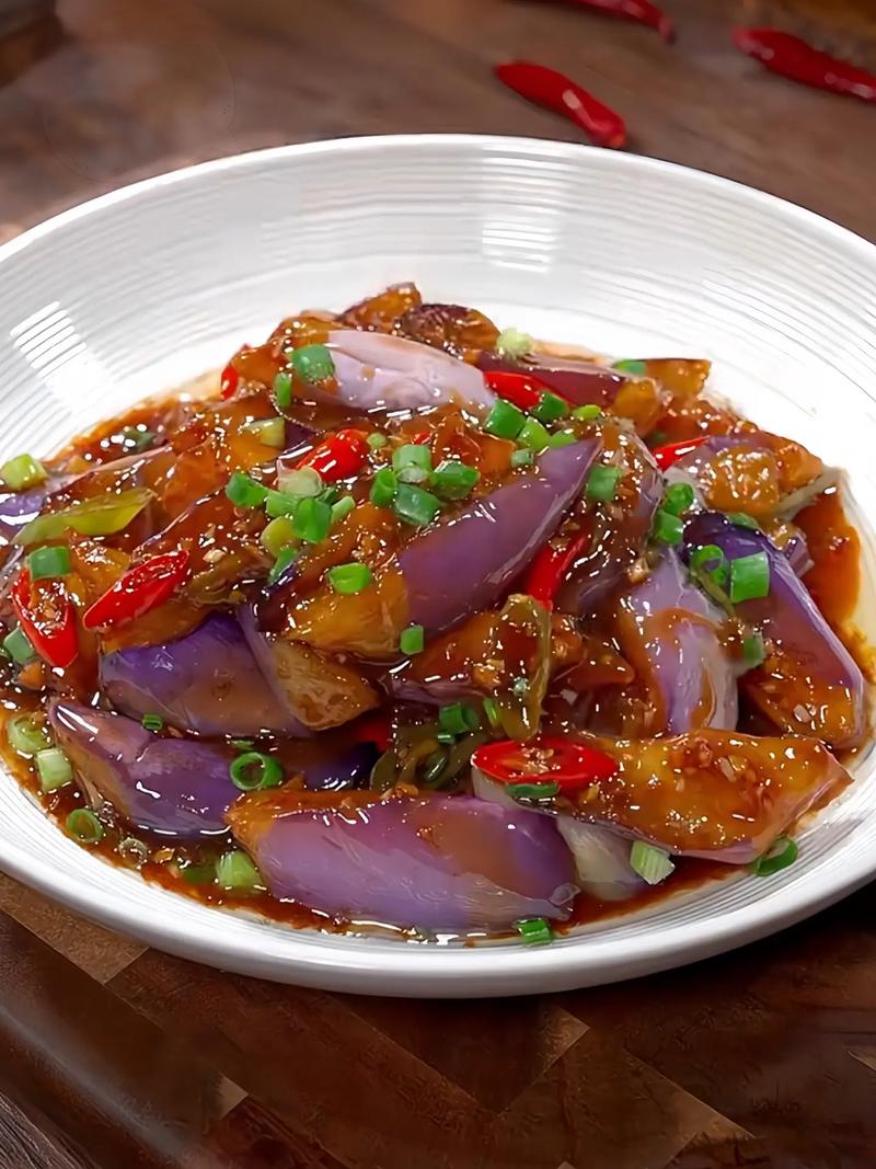 红烧茄子怎么做才家常入味？-图1