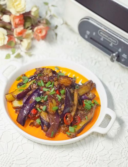 红烧茄子怎么做才家常入味？-图2