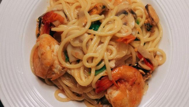 奶油海鲜面为何用玻璃盘？-图3