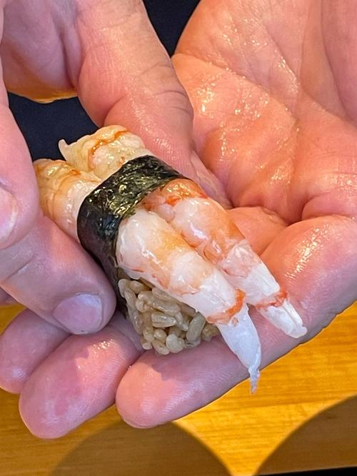 海鲜寿司为何引发剧烈呕吐？-图1