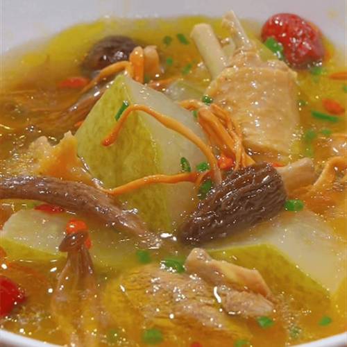冬瓜鸡海鲜菇汤，鲜味怎么来的？-图1